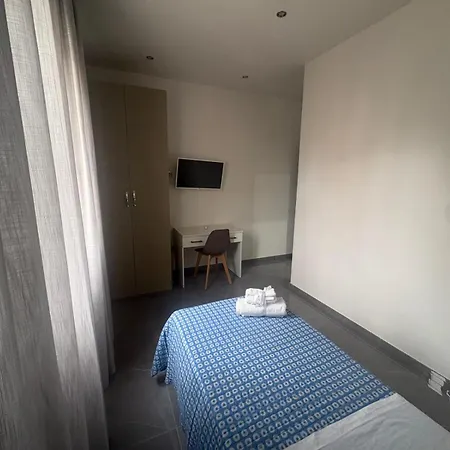 Roomrentalatfiumicinoairport Guest house 3*